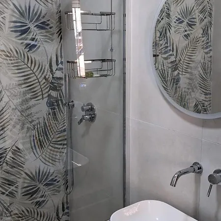 Apartament Sirake *